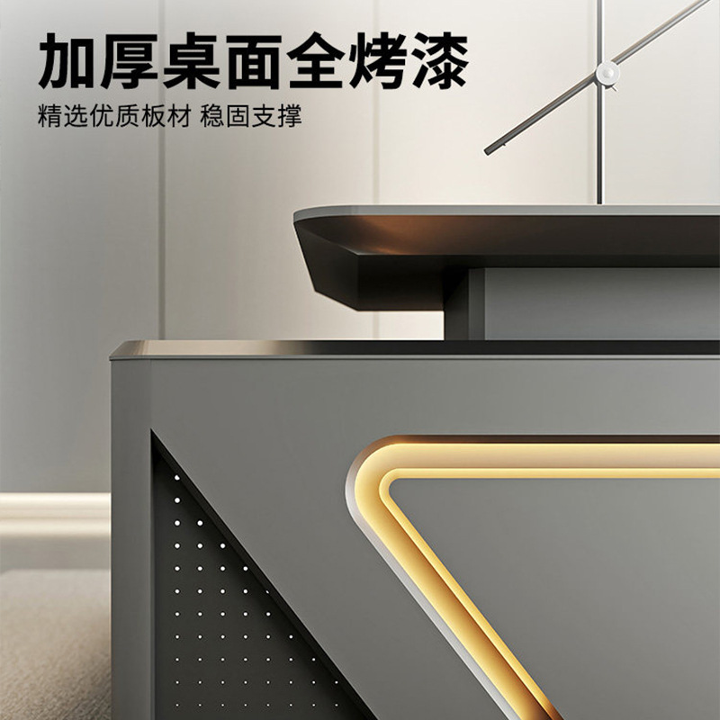b18- Painted Boss Desk, Tech-I - Office Tech Chair 评论和价格